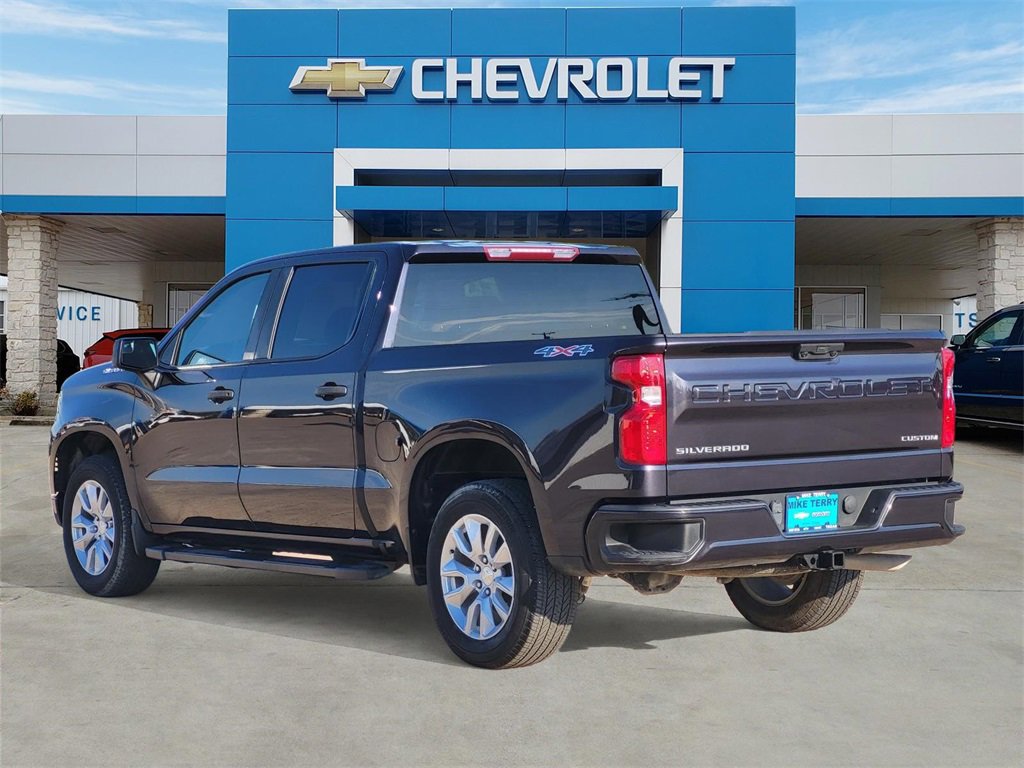 2023 Chevrolet Silverado 1500 Custom photo 2