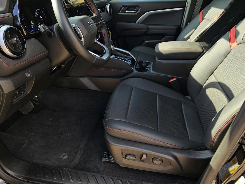 2025 Chevrolet Colorado Z71 - Photo 15