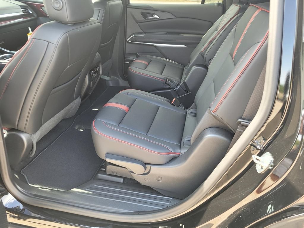 2027 Chevrolet Traverse RS - Photo 10