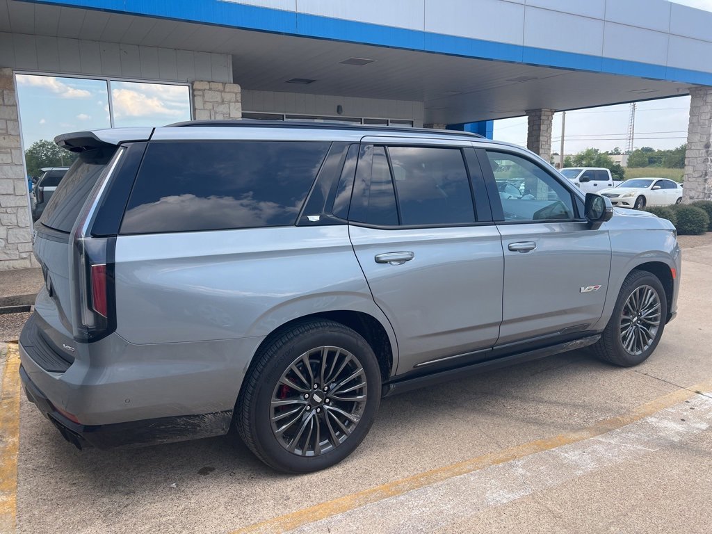 2024 Cadillac Escalade V-Series photo 2