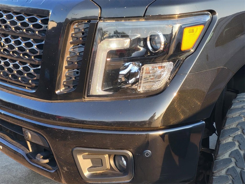 2019 Nissan Titan SV photo 4