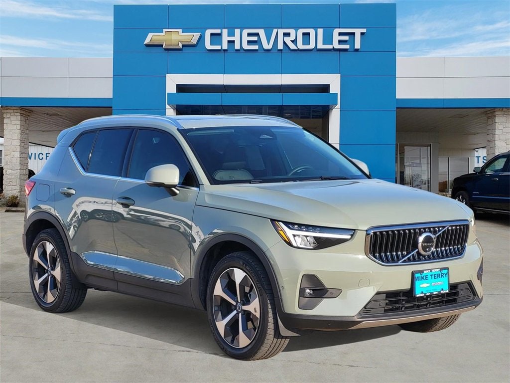 2023 Volvo XC40 Plus