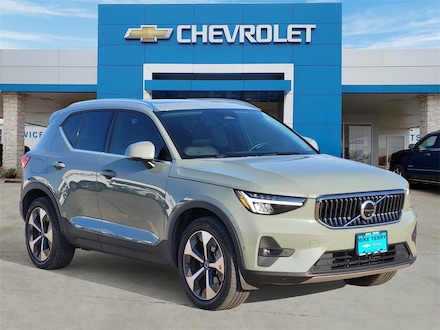 2023 Volvo XC40 Plus Bright Theme