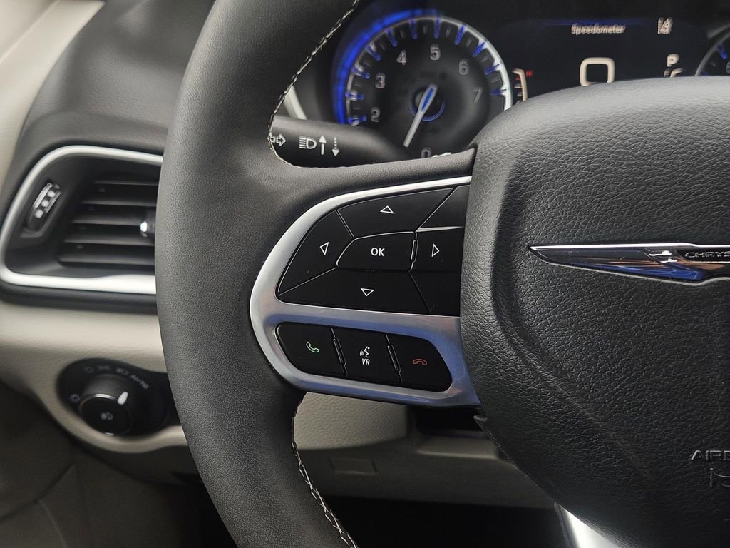 2024 Chrysler Pacifica Touring L - Photo 14