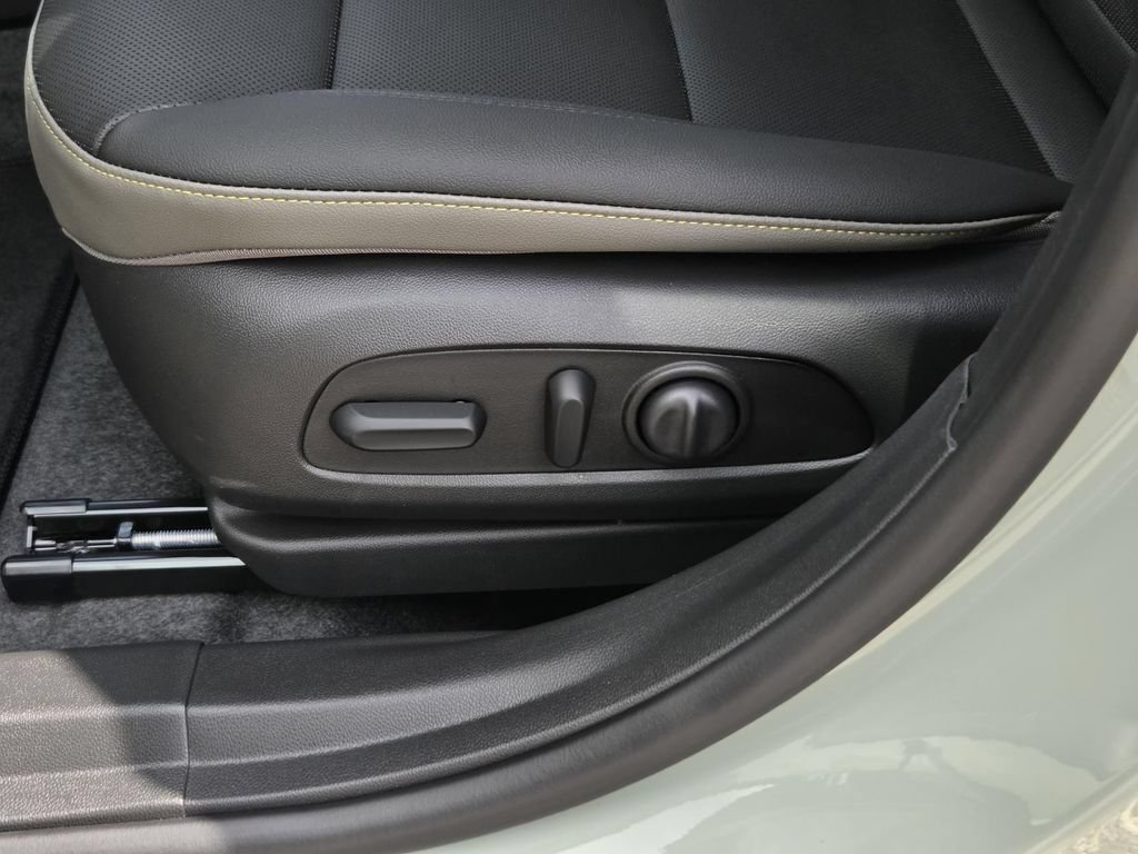 2026 Chevrolet Trax Activ - Photo 25