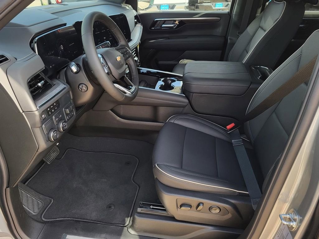 2025 Chevrolet Suburban Premier - Photo 20