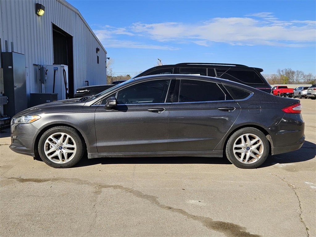 Used 2016 Ford Fusion SE