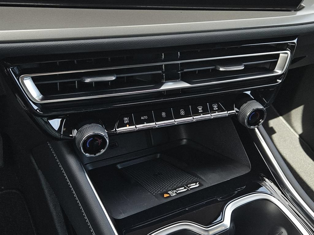 2027 Chevrolet Traverse LT - Photo 21