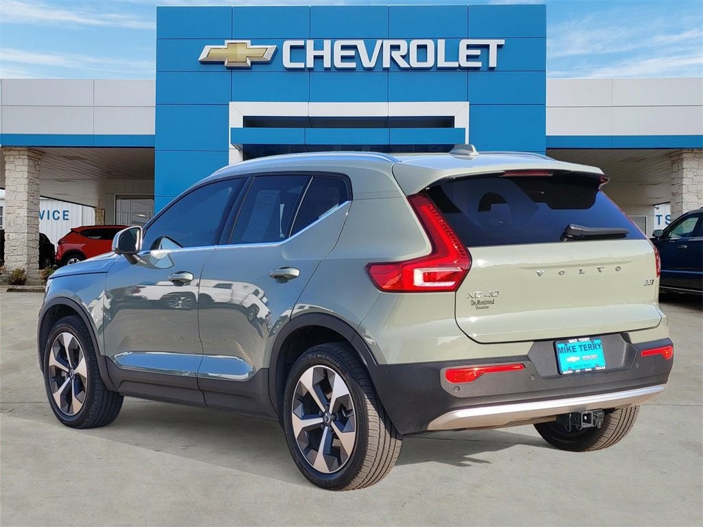 Used 2023 Volvo XC40 Plus Bright Theme