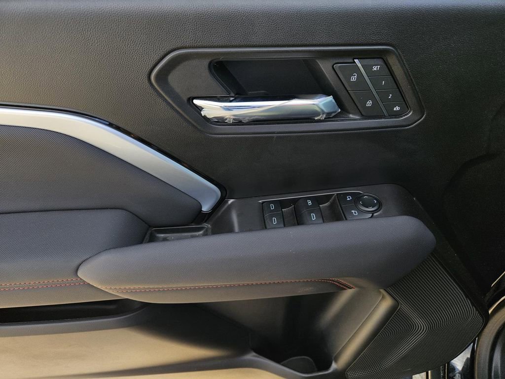 2025 Chevrolet Colorado Z71 - Photo 14