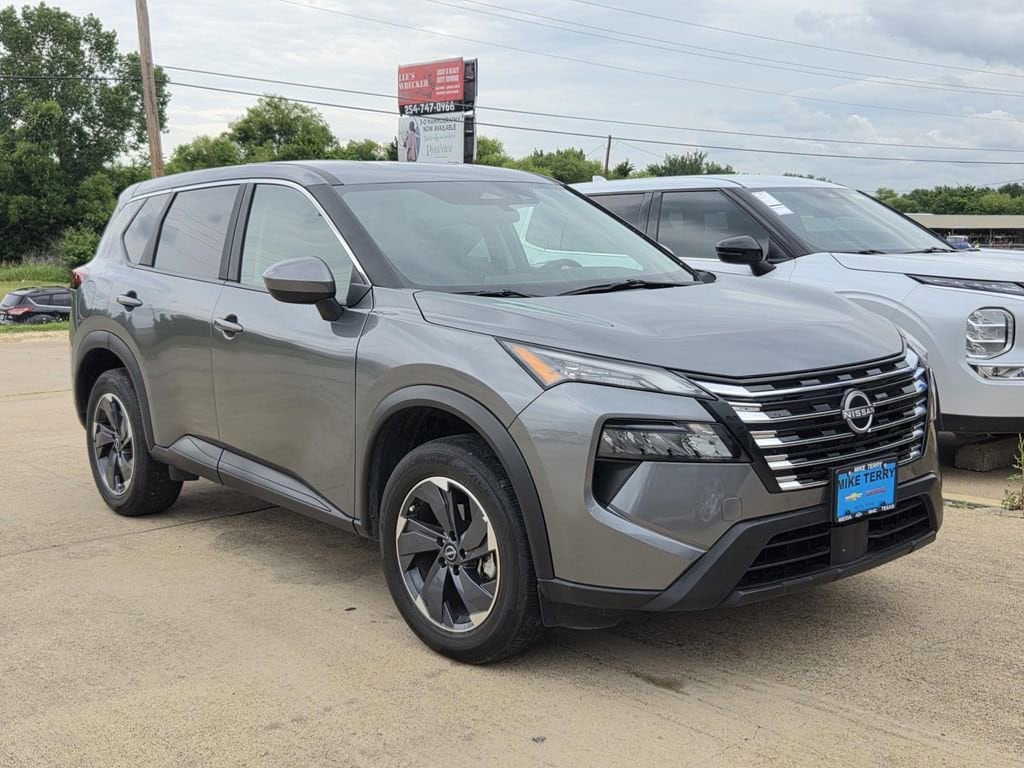 2025 Nissan Rogue SV FWD's photo