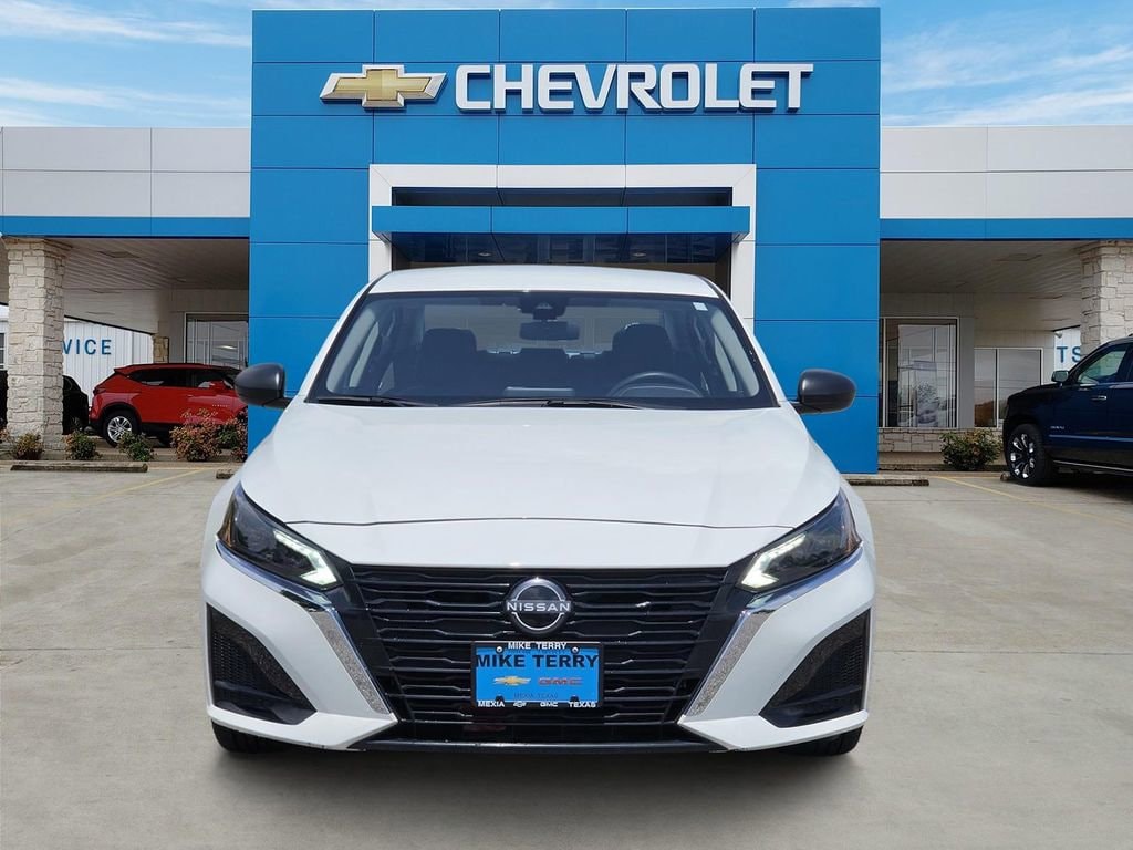 Used 2025 Nissan Altima SV FWD Sedan