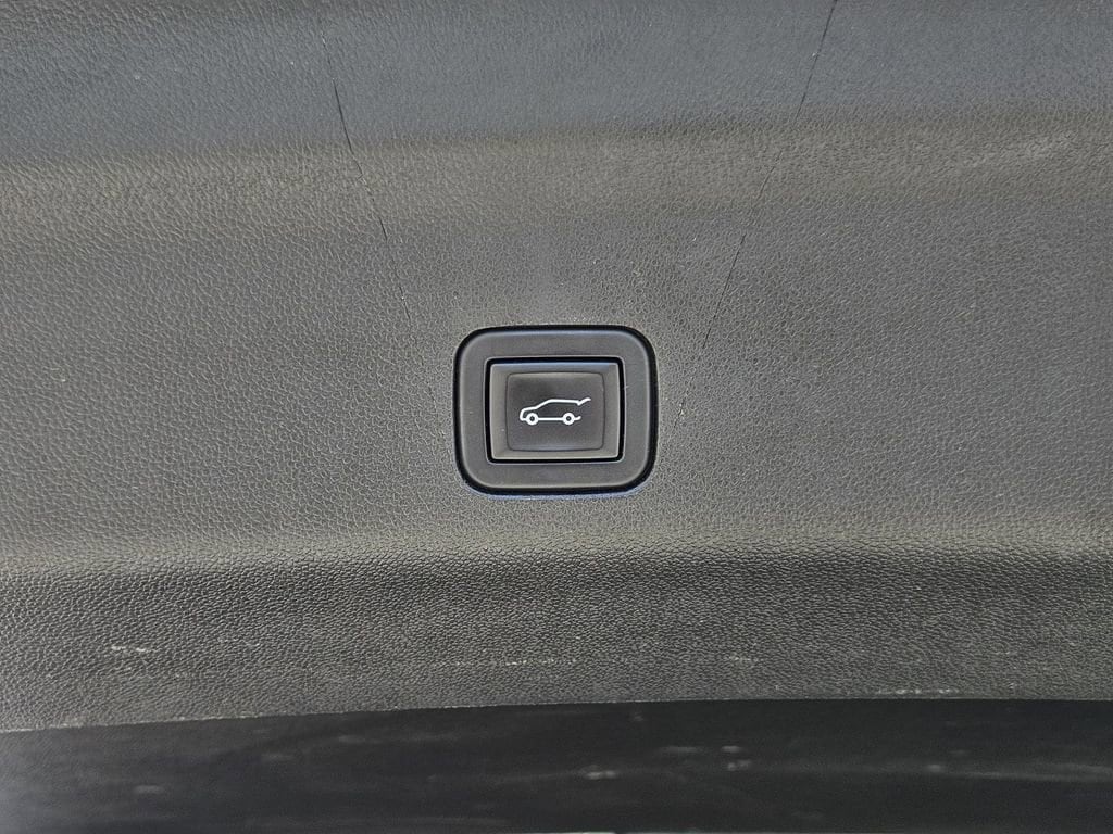 2024 GMC Yukon XL AT4 - Photo 10
