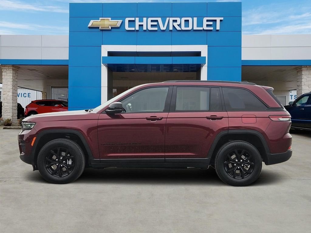 Used 2024 Jeep Grand Cherokee Altitude 4x4 SUV