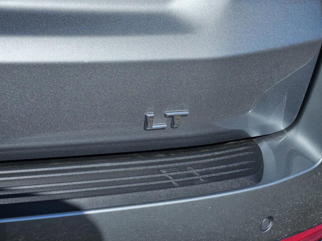 2026 Chevrolet Suburban LT - Photo 6