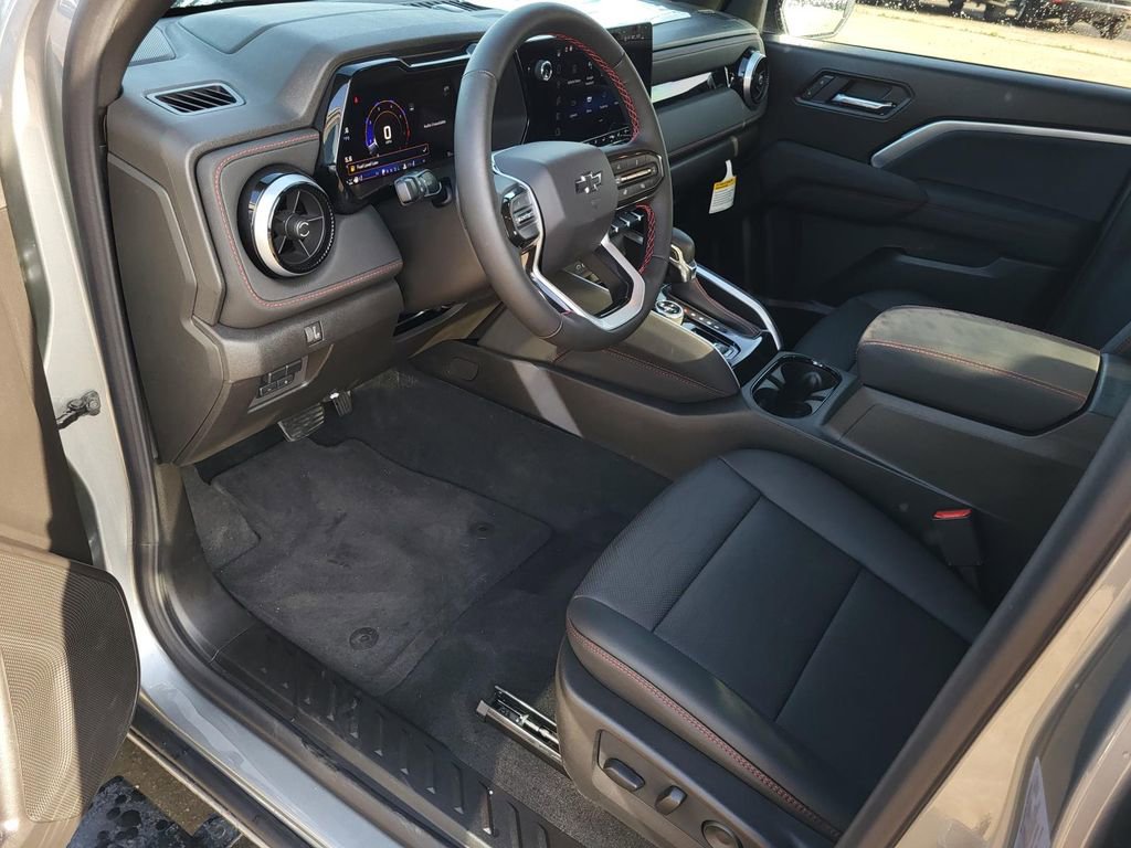 2025 Chevrolet Colorado Z71 - Photo 18