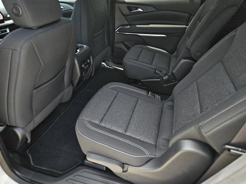2027 Chevrolet Traverse LT - Photo 9