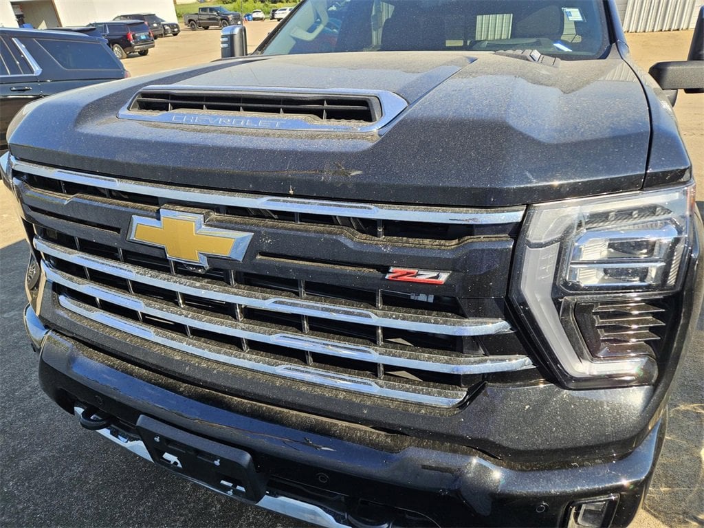 Used 2024 Chevrolet Silverado 2500HD LTZ with VIN 1GC4YPEY7RF185711 for sale in Mexia, TX