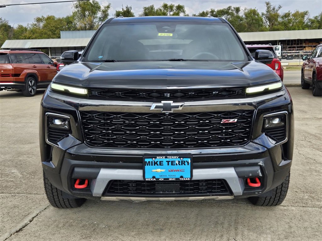 2025 Chevrolet Traverse Z71 photo 2