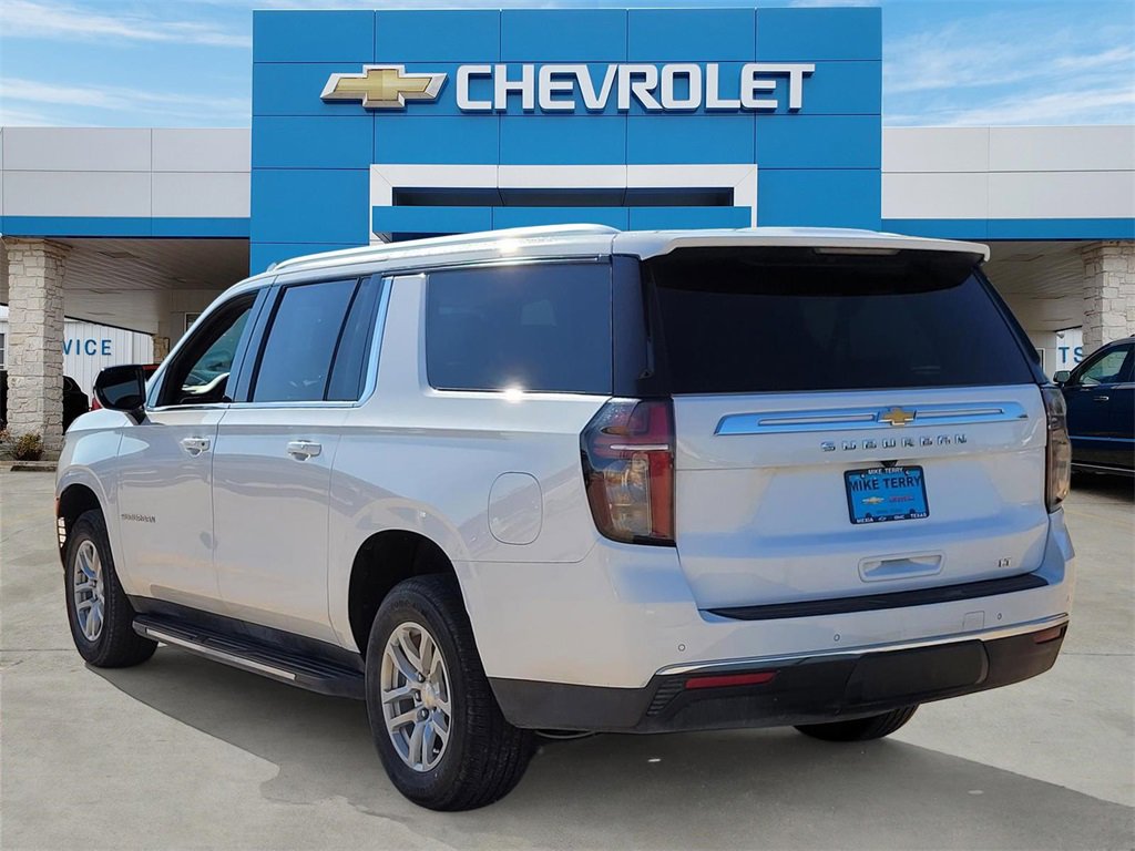 2023 Chevrolet Suburban LT photo 4