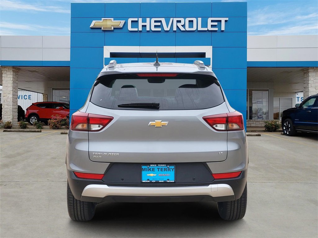 2025 Chevrolet Trailblazer LT photo 4