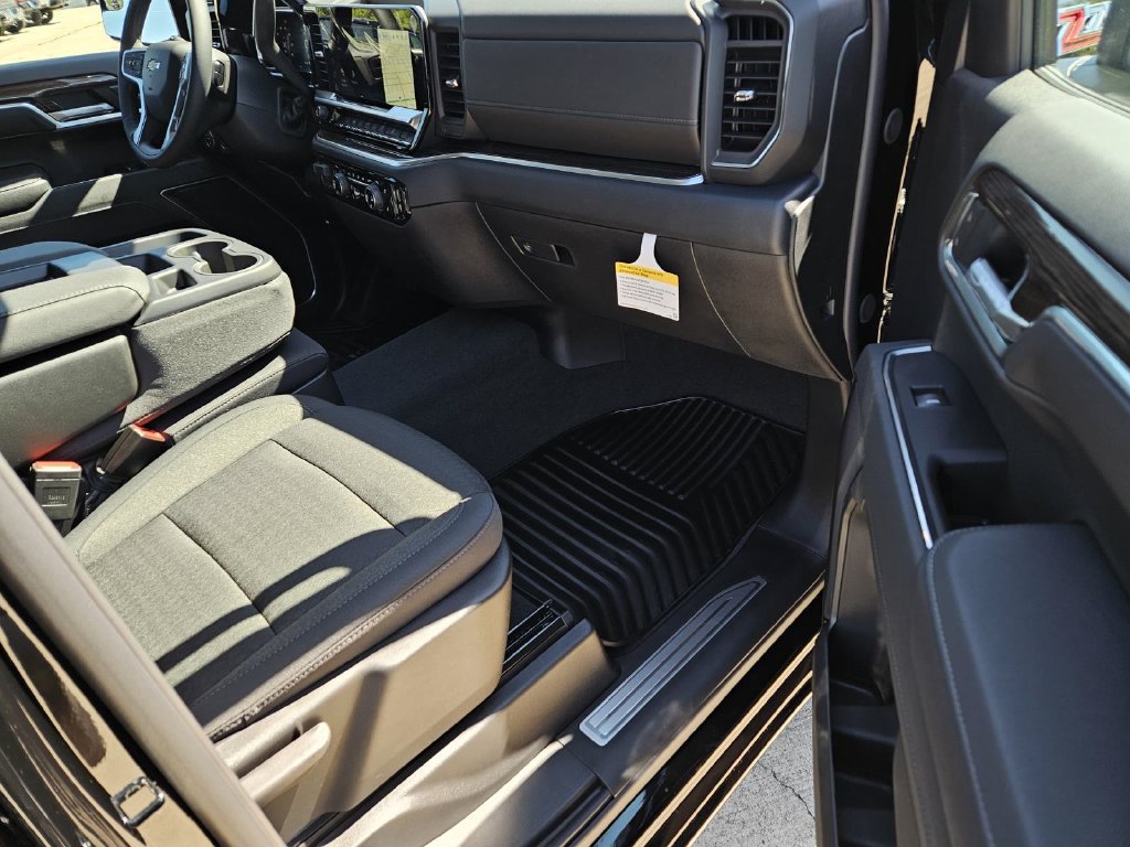 2026 Chevrolet Silverado 1500 LT - Photo 9