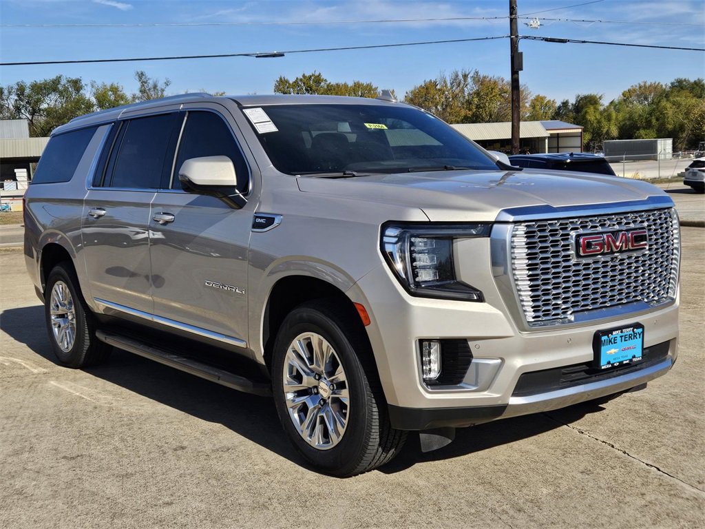 2022 GMC Yukon XL Denali's photo
