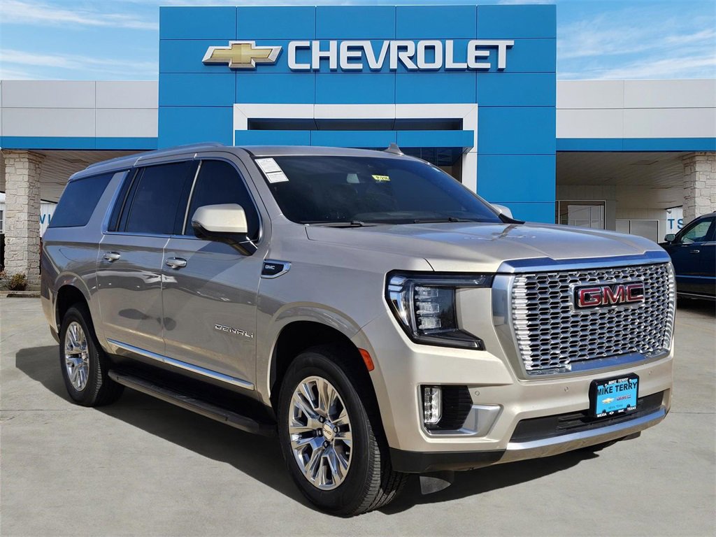2022 GMC Yukon XL Denali's photo