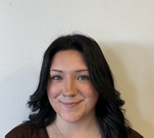 Staff member Alysa Weaver from e68b62e1a5d3