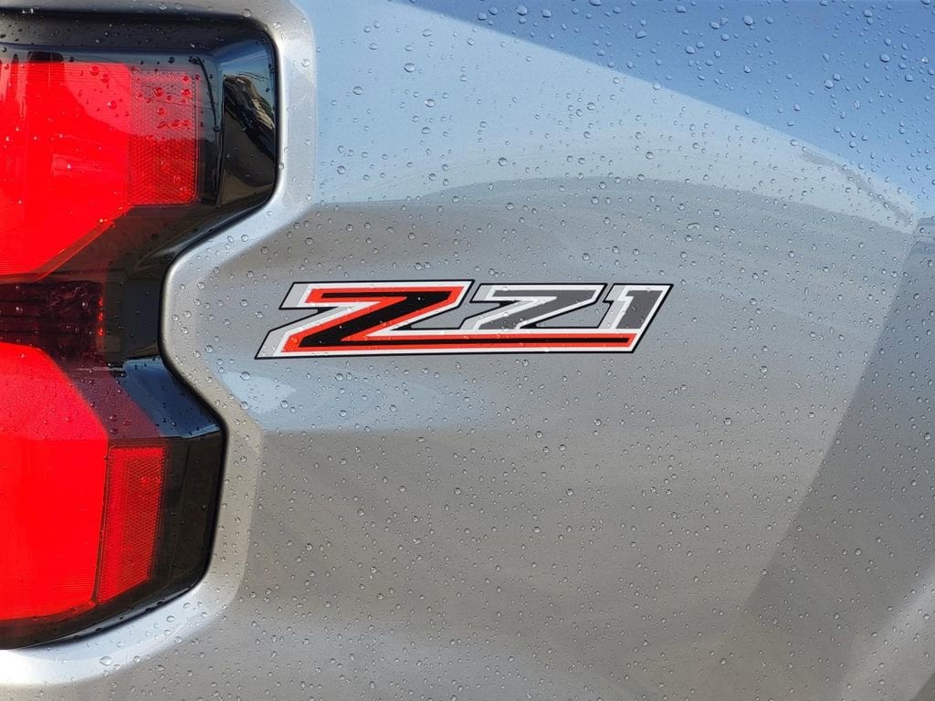 2025 Chevrolet Colorado Z71 - Photo 6