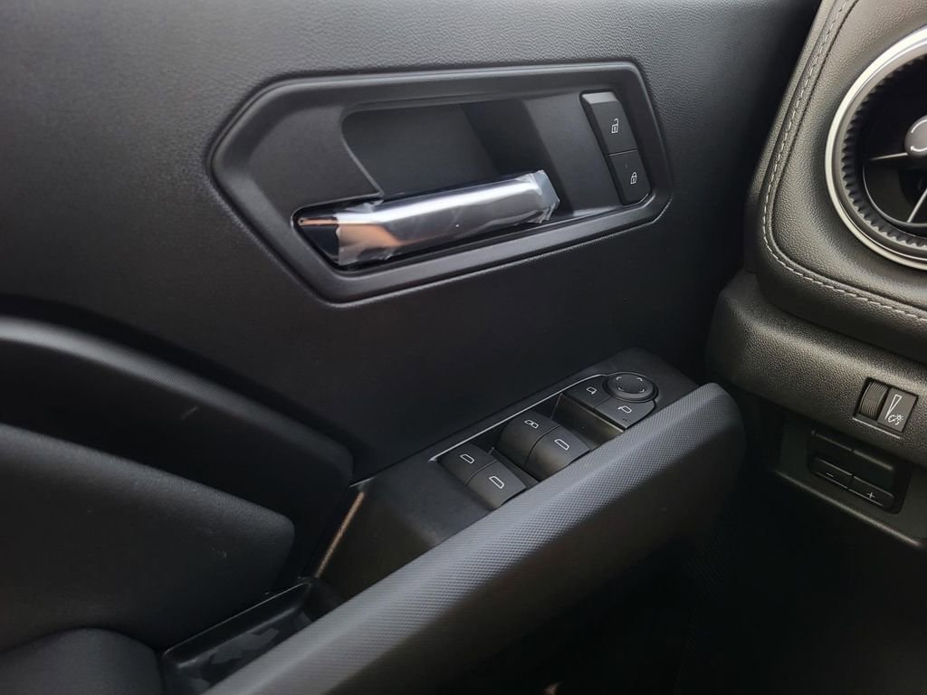 2025 Chevrolet Colorado LT - Photo 21