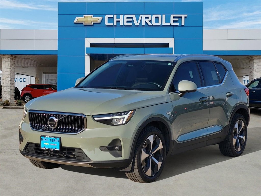 Used 2023 Volvo XC40 Plus Bright Theme