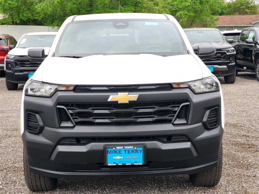 2025 Chevrolet Colorado LT photo 2