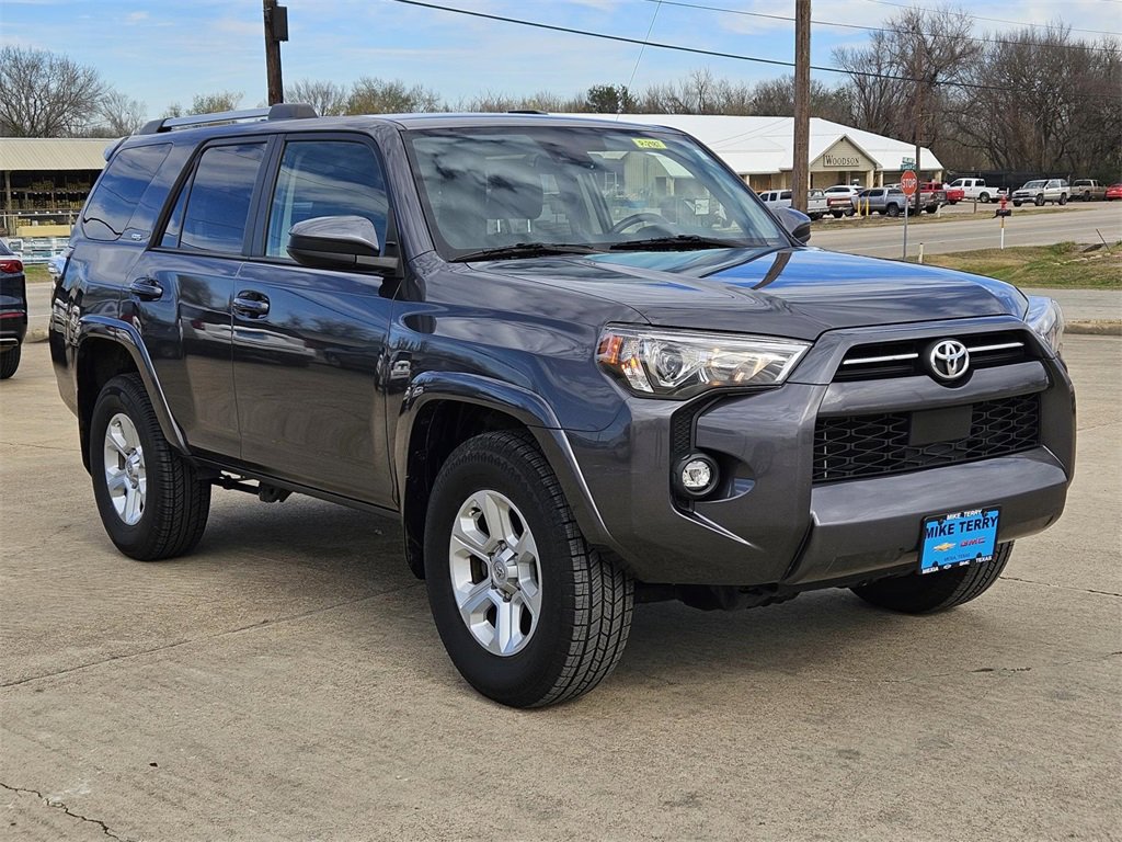 2023 Toyota 4Runner SR5's photo