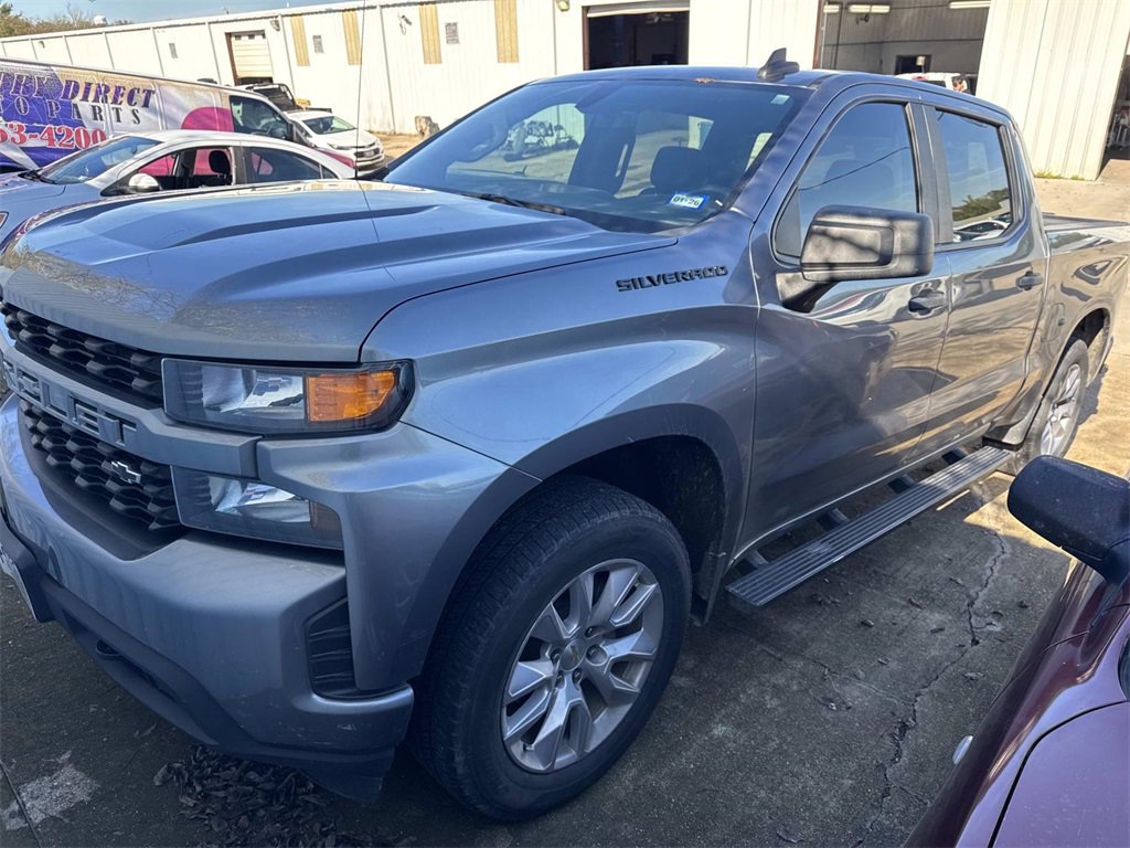 2021 Chevrolet Silverado 1500 Custom photo 2