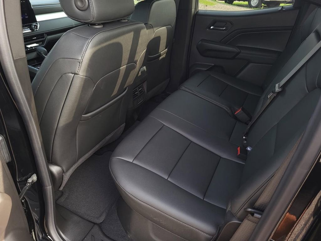 2025 Chevrolet Colorado LT - Photo 25