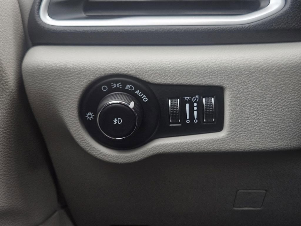 2024 Chrysler Pacifica Touring L - Photo 22