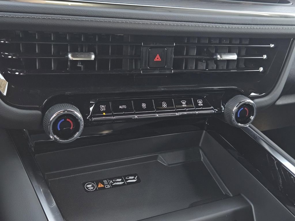 2026 Chevrolet Suburban LT - Photo 21