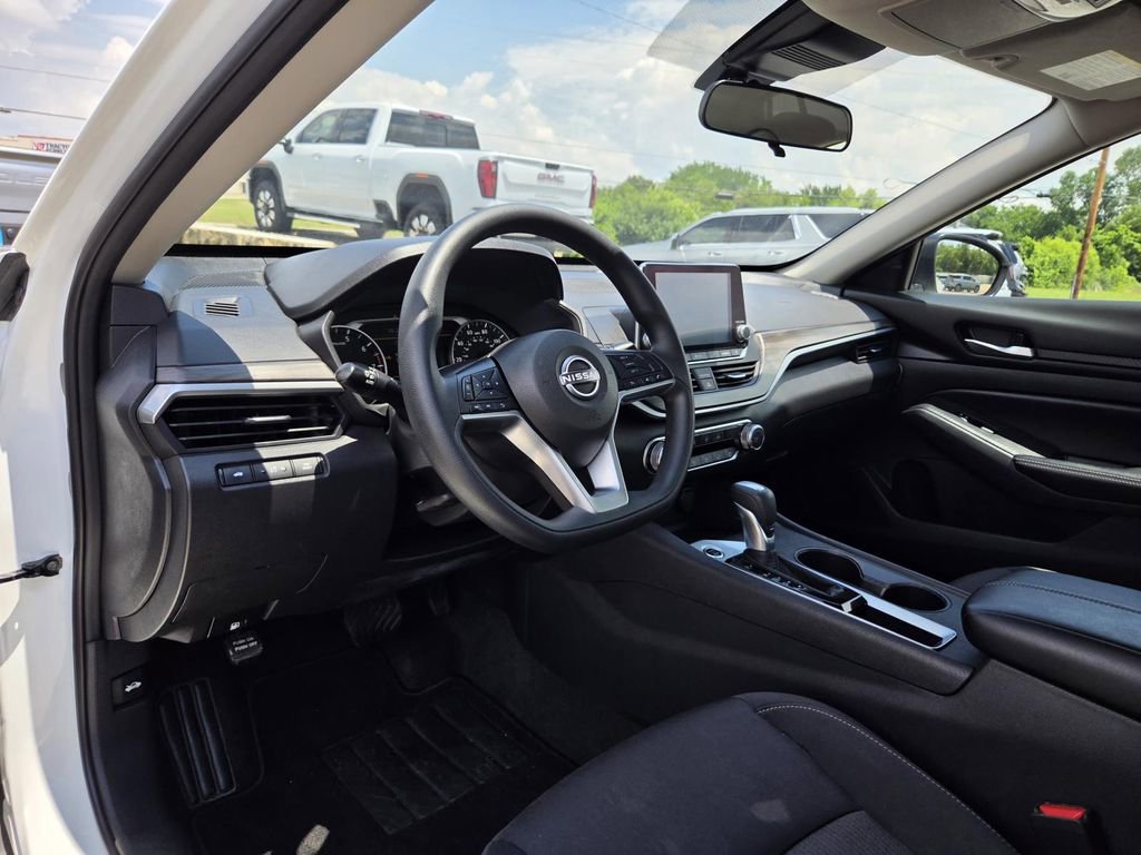 2025 Nissan Altima SV - Photo 10
