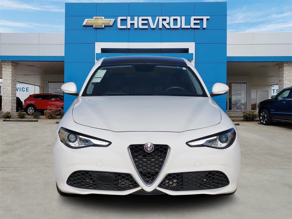 2018 Alfa Romeo Giulia photo 2