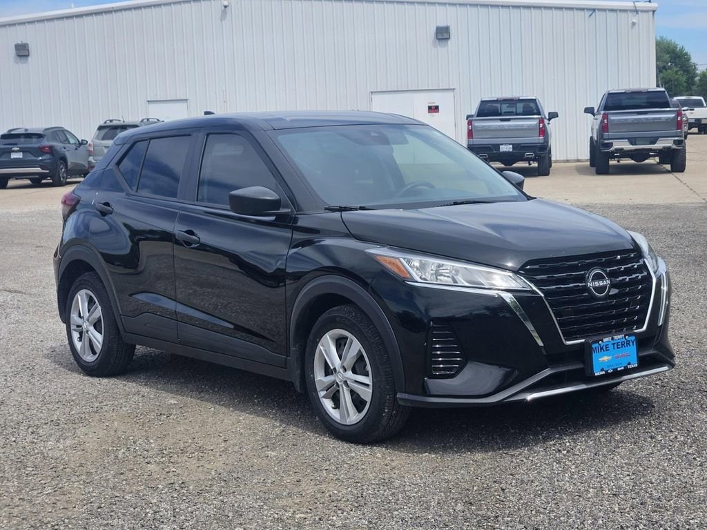 2023 Nissan Kicks S