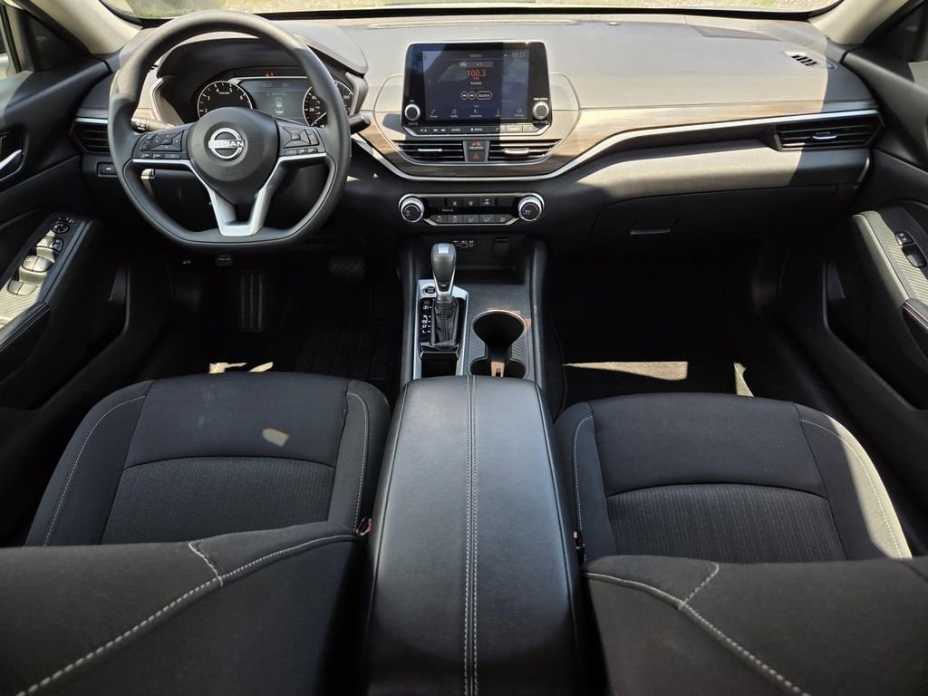 2025 Nissan Altima SV - Photo 16