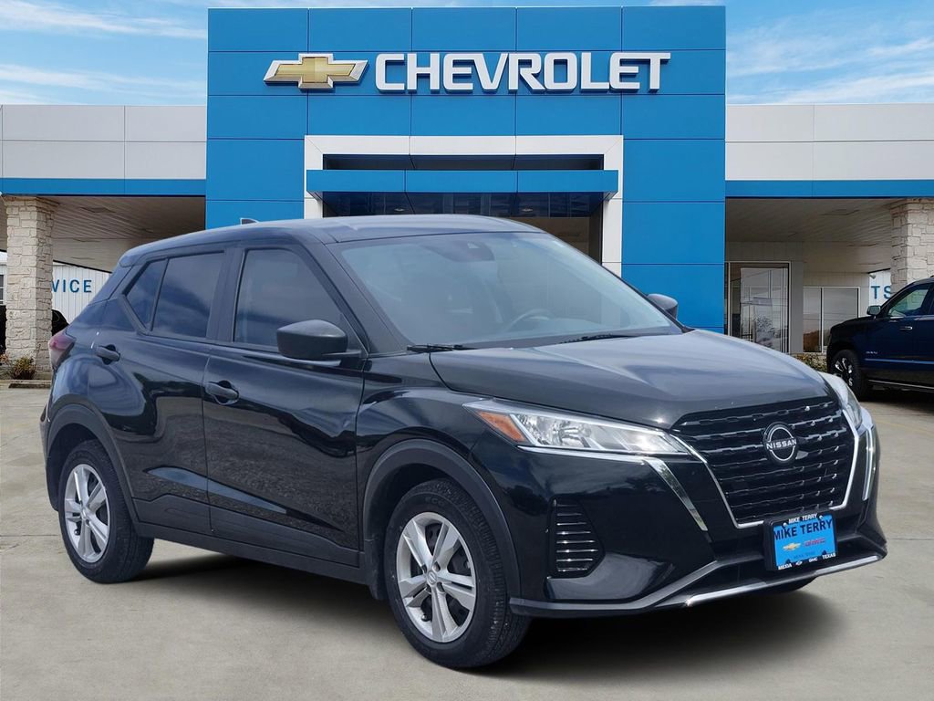 2023 Nissan Kicks S