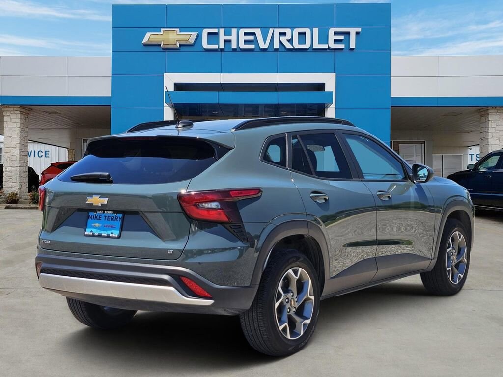 Used 2025 Chevrolet Trax LT SUV