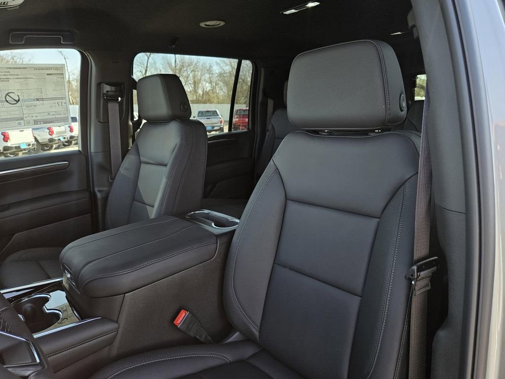 2026 Chevrolet Suburban LT - Photo 12