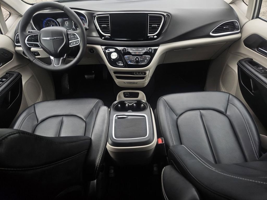 2024 Chrysler Pacifica Touring L - Photo 31