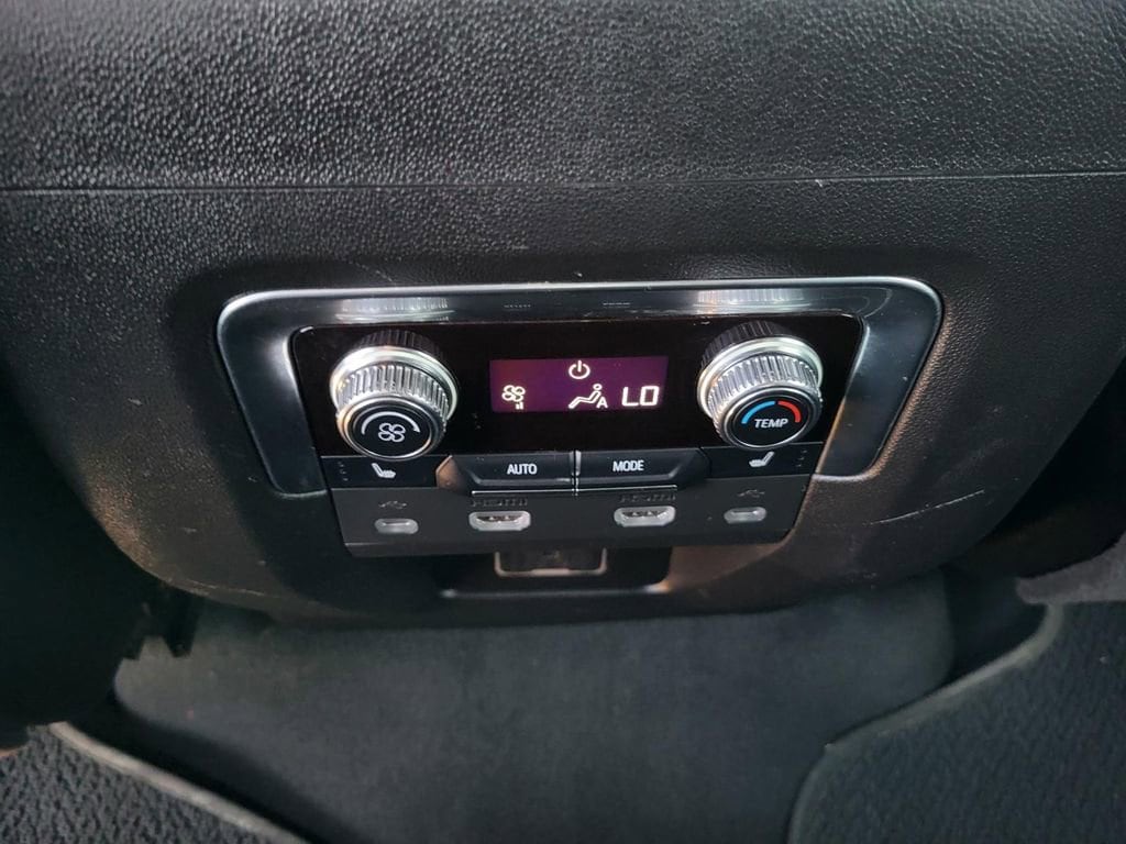 2021 GMC Yukon XL Denali - Photo 19