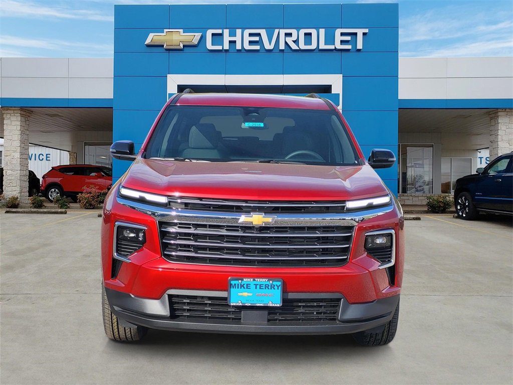 2025 Chevrolet Traverse photo 2