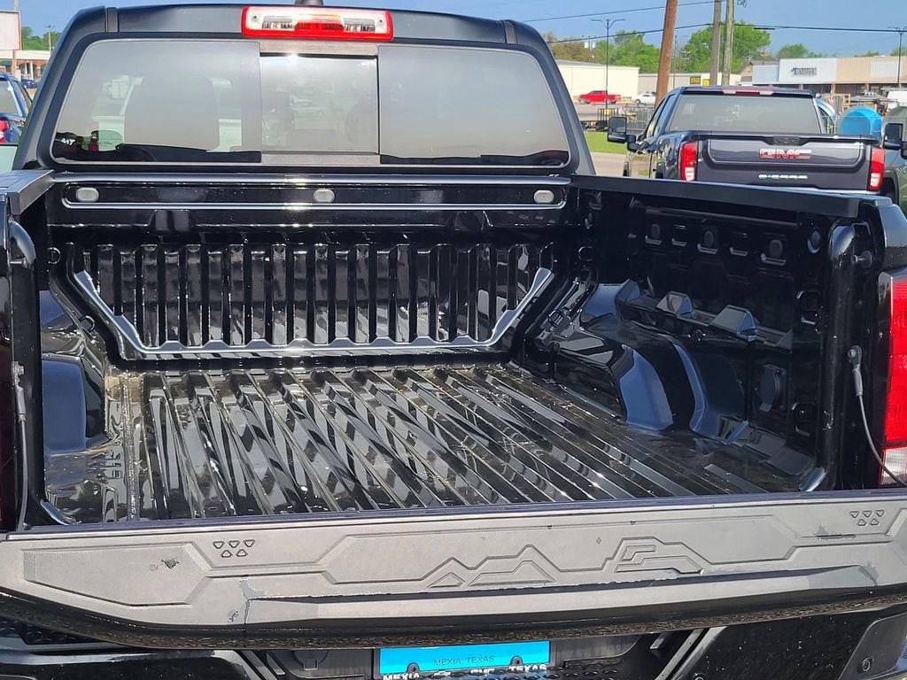 2025 Chevrolet Colorado LT - Photo 7