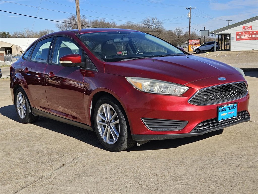 2015 Ford Focus SE's photo